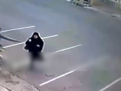 فیلم لحظه زورگیری از زن چادری در اسلامشهر  /  دنده های زن جوان شکست