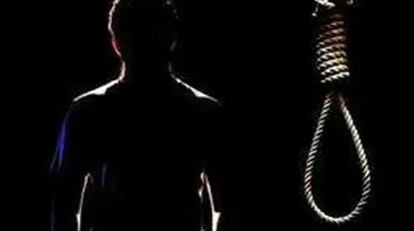پاره شدن طناب دار از گردن یک قاتل در خوی 