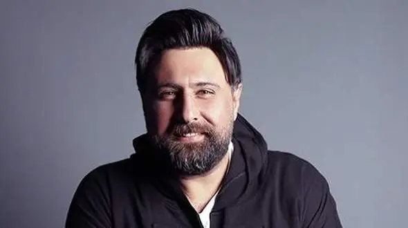 آواز ماندگار محمد علیزاده جز تو کی میتونه عزیز من باشه… + متن ترانه خاطره انگیز