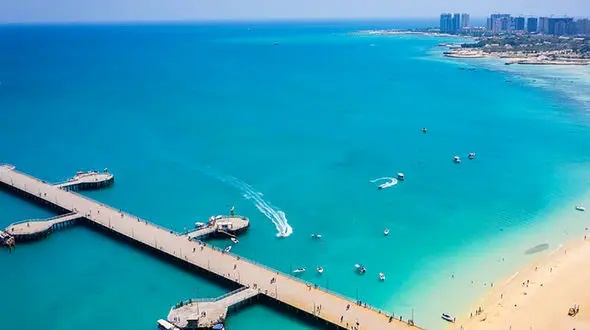 نجات ۶ نفر از غرق شدگی مرگبار در آب‌های خلیج فارس 