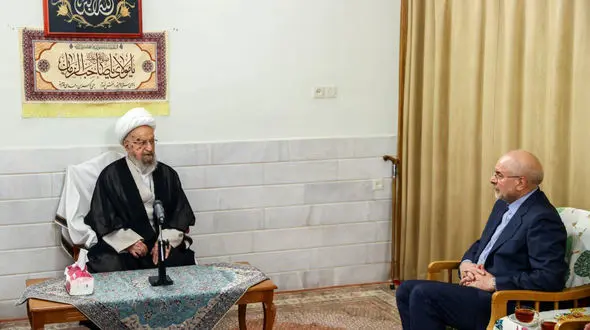 آیت‌الله مکارم شیرازی: حل مسائل اقتصادی و مسکن، اولویت زندگی مردم