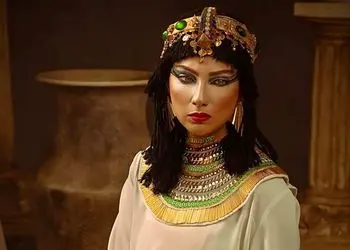 سبک تاریخی مصر باستان در تیپ و استایل بازیگران کشورمان/ سفر به قصر فرعون و دنیای مارها با لیندا کیانی، بهنوش بختیاری،محیا دهقانی، الهام حمیدی، لیلا بلوکات