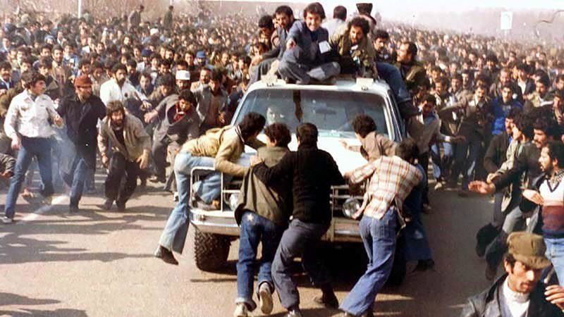 ۱۲ بهمن چهل و چهارمین سالروز ورود تاریخی امام به میهن