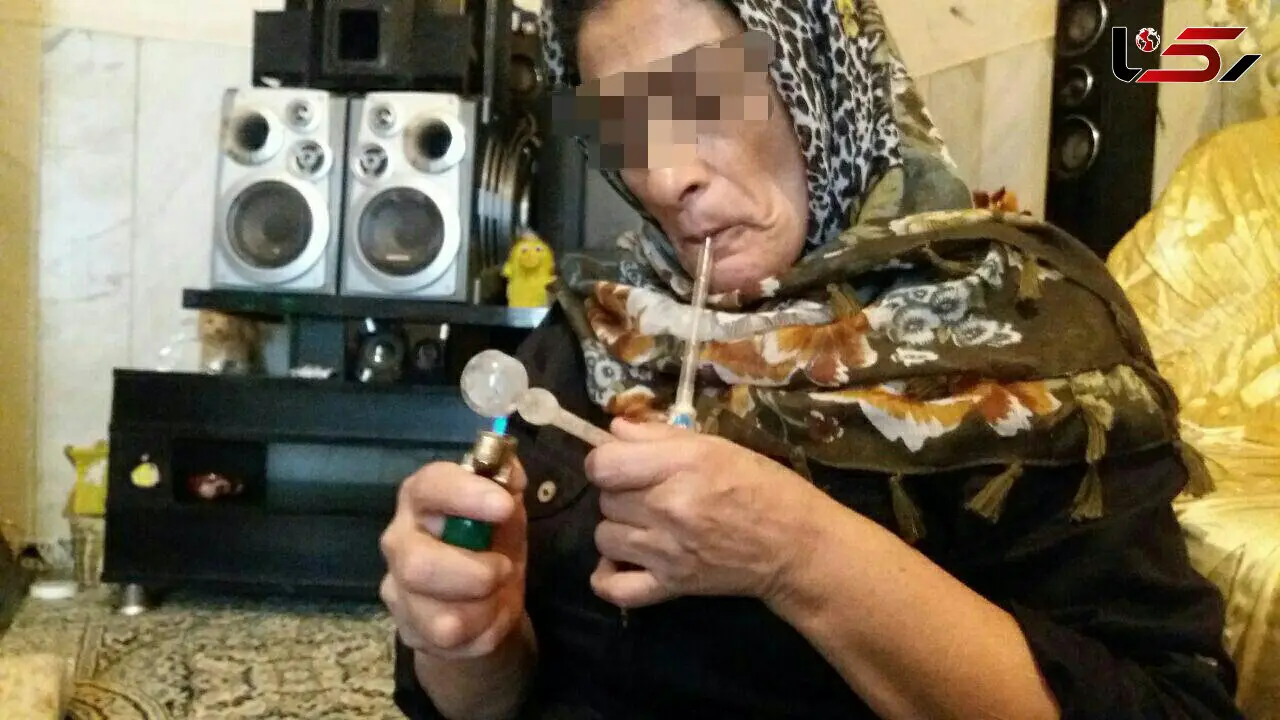منصوره 64 ساله دنبال پسر جوانی هست تا صیغه او شود! / خانه او پاتوق جوانان است + عکس