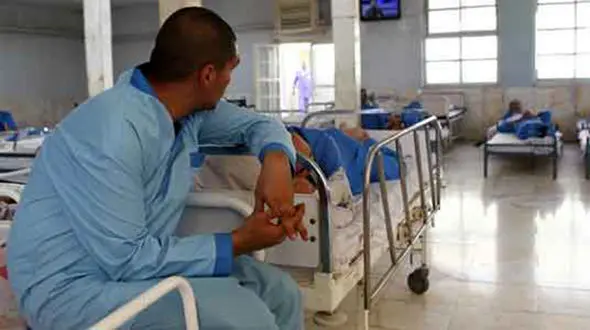 پسری که مادرش را آتش زده بود در بیمارستان روانی بستری شد