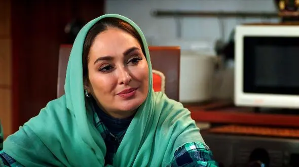 فیلم آواز احساسی الهام حمیدی در موزیک ویدیوی حمید عسگری ! / باهاش زیر باران قدم می زنید !