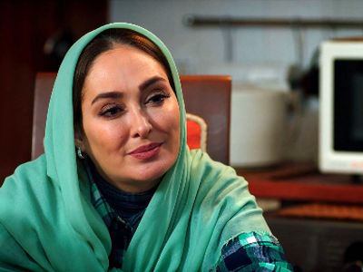 فیلم آواز احساسی الهام حمیدی در موزیک ویدیوی حمید عسگری ! / باهاش زیر باران قدم می زنید !