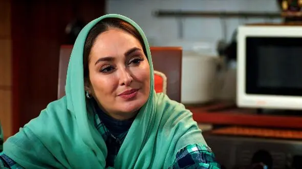 فیلم آواز احساسی الهام حمیدی در موزیک ویدیوی حمید عسگری ! / باهاش زیر باران قدم می زنید !