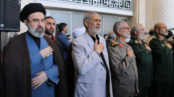 تصویری نایاب از رهبر معظم انقلاب که کمتر دیده شده است