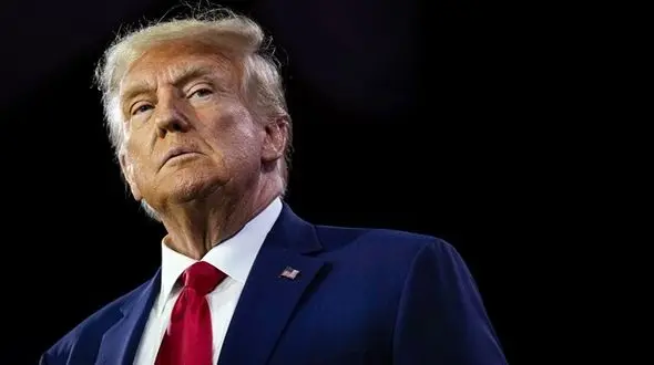 هشدار ترامپ درباره جنگ جهانی سوم / بایدن نمی‌تواند پله‌های هواپیما را بدون زمین خوردن بالا برود !