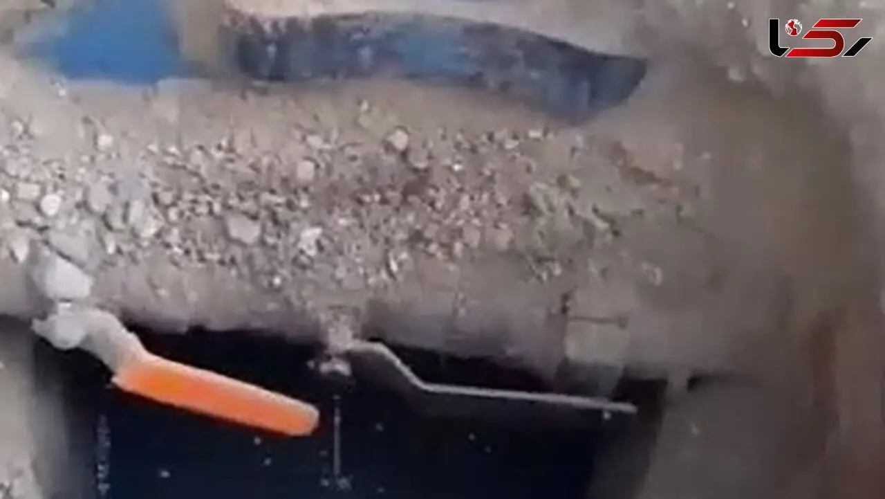 فیلم / دستگیری ۶ تن به‌ خاطر سرقت از خط لوله اصلی نفت بندرعباس / 11 متر زمین را حفر کرده بودند! 