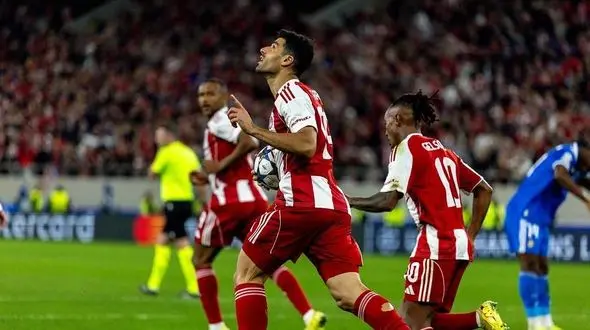 ساعت دقیق بازی بایرلورکوزن و المپیاکوس / طارمی در عطش دومین گل