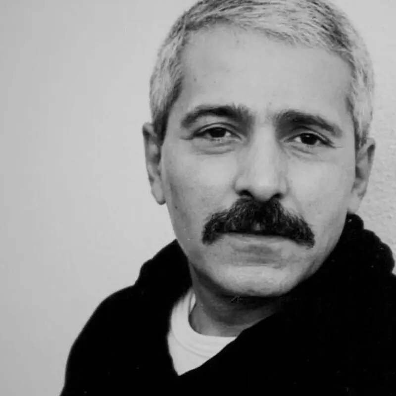 فرهاد مهراد هنرمند ایرانی