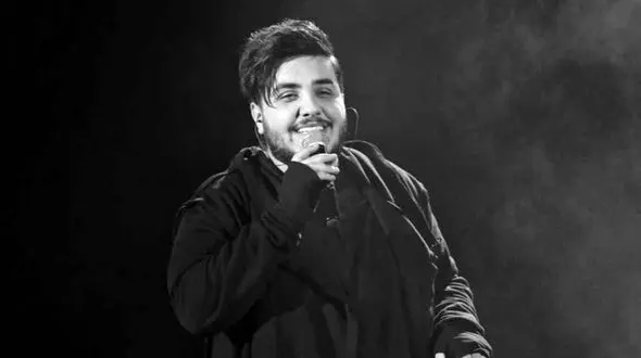 نماهنگ عاشقانه "ساحل آرامش" با صدای آرون افشار + فیلم