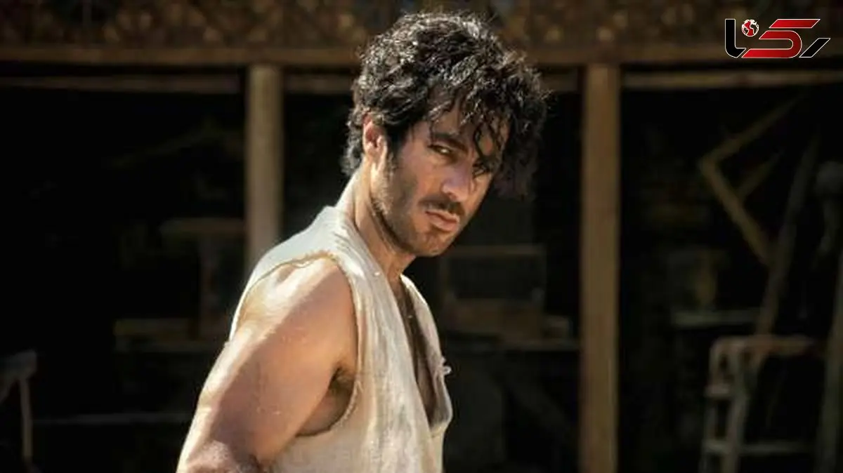 تصویر پربازدید نوید پورفرج، امین شعرباف و اشوان در پشت‌صحنه تئاتر «کلکسیونر» / سه پسر جذاب ایران در یک قاب