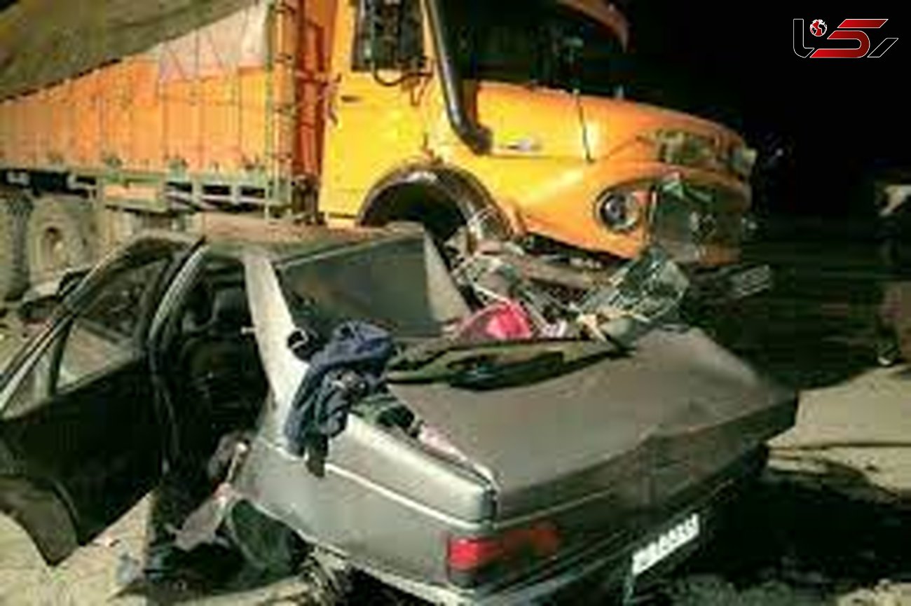 مرگ تلخ 2 مرد پژو سوار در تصادف هولناک با کامیون / در سمنان رخ داد