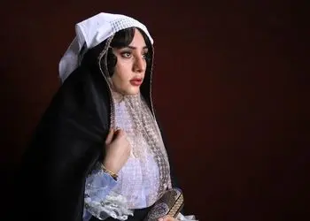 نگاهی به تیپ و استایل قاجاری بازیگران سریال بامداد خمار به سبک اشراف زاده های قجر/ ترلان پروانه، لاله اسکندری، گلاره عباسی، علی مصفا و...