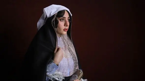 نگاهی به تیپ و استایل قاجاری بازیگران سریال بامداد خمار به سبک اشراف زاده های قجر/ ترلان پروانه، لاله اسکندری، گلاره عباسی، علی مصفا و...