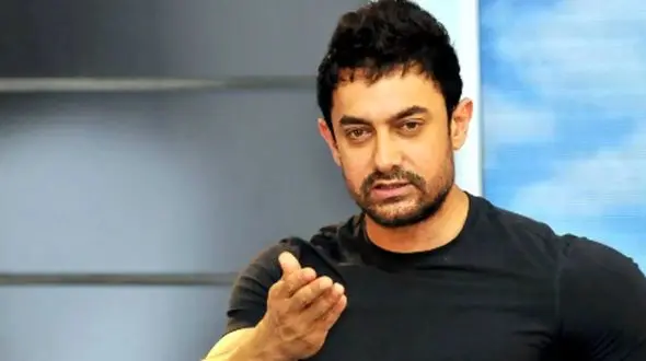 امیرخان بازیگر سینمای هند با روشی هوشمندانه به فقرا کمک کرد!!!+فیلم