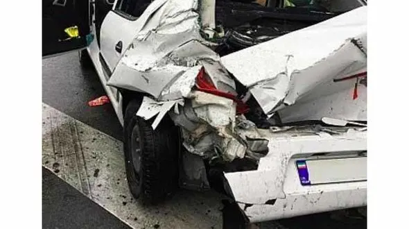 برخورد دو خودرو با یکدیگر در بزرگراه امام علی(ع)