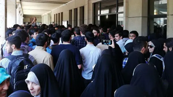 تجمع و تشنج به خاطر روزه خواری و حجاب در دانشگاه تهران+ جزییات
