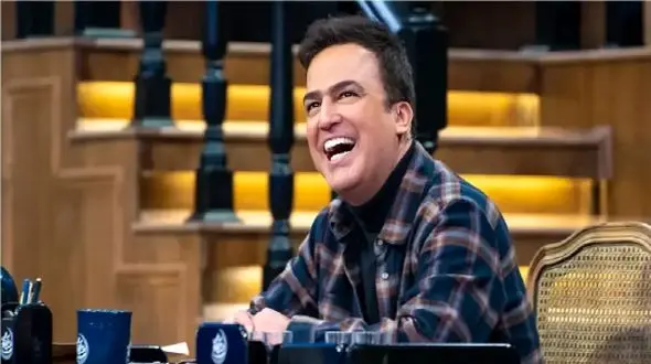 سکانس شاد/ رقص پیرمردها واقعا دیدنیه /حامد آهنگی با قر خیلی قشنگ همراهیشون می کنه