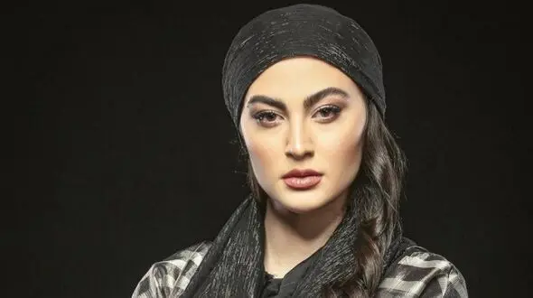 استایل مدرن و شیک خانم بازیگر بانوی عمارت با الهام از نقش و نگارهای هنر ایرانی / الحق که مریم مومن یکی از زیباترین بازیگراست