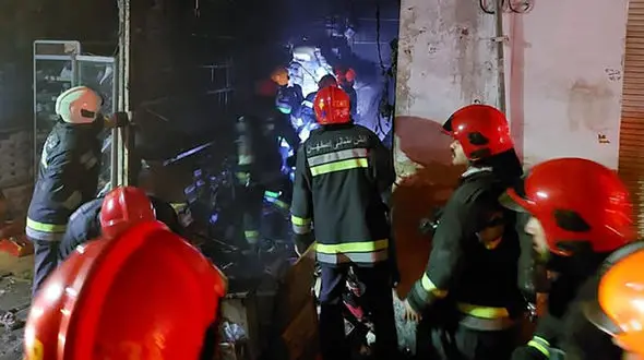 جزئیات حریق گسترده در مجتمع تجاری آزادی در خیابان چهارباغ اصفهان/ حریق اطفا شد 