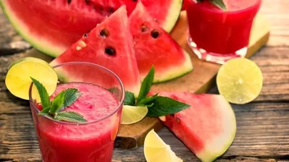  نوشیدنی هندوانه و لیمو یک نوشیدنی گوارای تابستانی+دستور تهیه