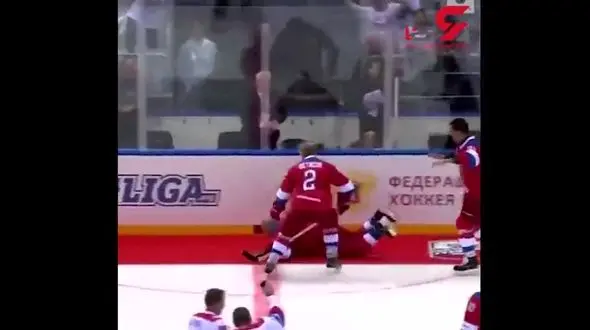 فیلم زمین خوردن رییس جمهورپوتین در صحنه ای عجیب + فیلم