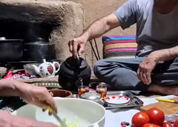 طرز تهیه خاص و متفاوت ساندویچ مرغ و قارچ توسط زوج خلاق روستایی + فیلم