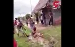 ویدیوی آزاردهنده از کشته شدن قاتل یک زن زیر کتک مردم + فیلم
