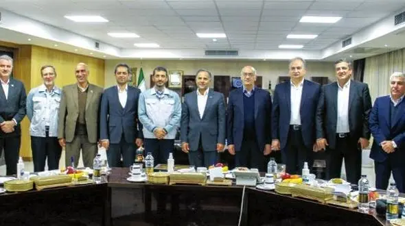 فولاد مبارکه بزرگترین نیروگاه خورشیدی کشور را می سازد/ مشکل گاز فولادسازان را حل می کنیم