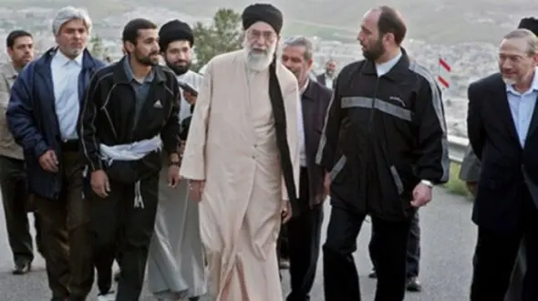فیلم کوهنوردی رهبر انقلاب / رهبری :  هر وقت که به کوه می‌آیم تاسف می‌خورم که چرا ...