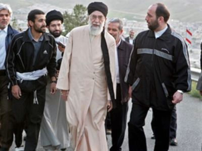 فیلم کوهنوردی رهبر انقلاب / رهبری :  هر وقت که به کوه می‌آیم تاسف می‌خورم که چرا ...