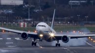 چرخش هواپیما در فرودگاه به سبب وزش شدید باد / در چین رخ داد + فیلم
