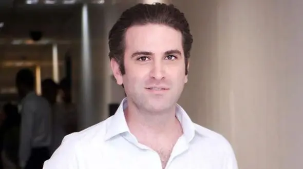 فیلم/ تصویر متفاوت از هوتن شکیبا با دست‌های خونی!