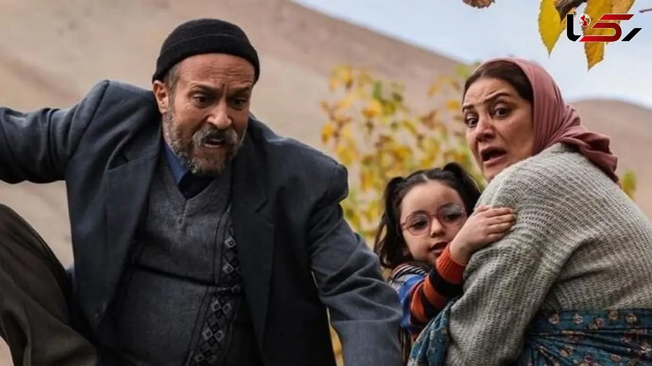 فیلم/ چشم چرانی خنده‌دار احمد مهران‌فر، قنبر «خجالت نکش 2» در مراسم خواستگاری / قنبر خوراک بزرگ مراسم خواستگاریه فقط