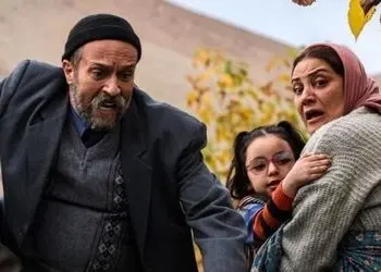 فیلم/ چشم چرانی خنده‌دار احمد مهران‌فر، قنبر «خجالت نکش 2» در مراسم خواستگاری / قنبر خوراک بزرگ مراسم خواستگاریه فقط