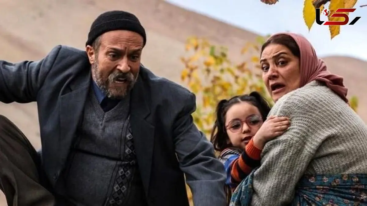 فیلم/ چشم چرانی خندهدار احمد مهرانفر، قنبر «خجالت نکش 2» در مراسم خواستگاری / قنبر خوراک بزرگ مراسم خواستگاریه فقط