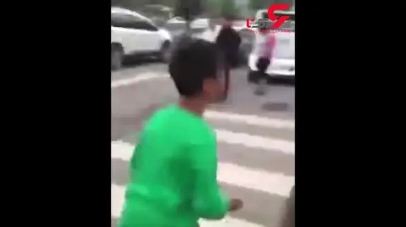 اتفاق عجیب برای پسر بچه در اعتیاد به موبایل!  / پدر عوضی درآمد + فیلم  / چین