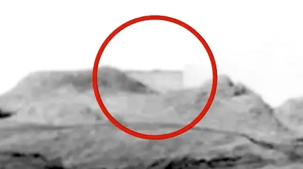 دو فیلم متفاوت که نشان می دهدآدم فضایی ها در مریخ خانه ساخته اند+ فیلم 