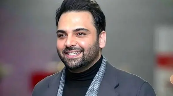 احسان علیخانی نسخه بدون گریم خودشو رو کرد؛ ماجرای شرط بندی چیه؟