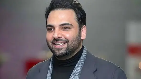 احسان علیخانی نسخه بدون گریم خودشو رو کرد؛ ماجرای شرط بندی چیه؟