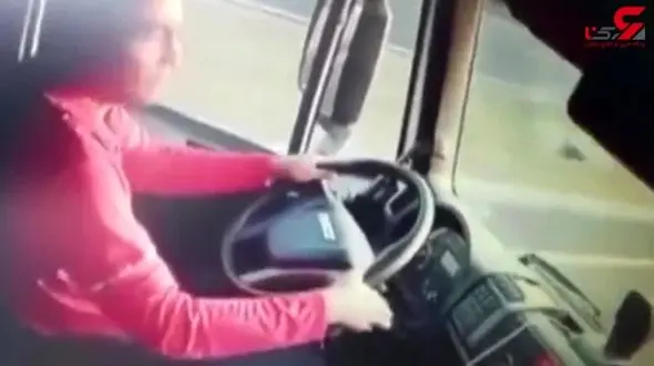 لحظه له شدن فجیع یک مرد زیر تریلی + تصویر