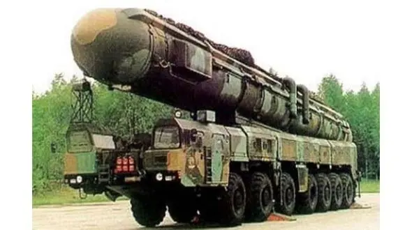 طول برد پرتاب این موشک چینی 12 هزار کیلومتر است