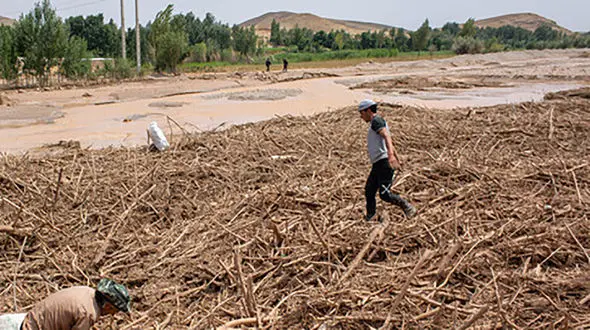 چوپان فداکار جان چند خانواده را از سیل مرگبار نجات داد 