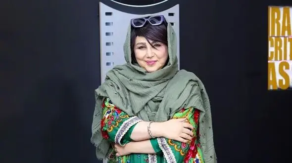 فیلم / نگاهی به چیدمان  شاهانه خانه بهنوش بختیاری خانم دده بامداد خمار  به سبک کاخ / از شومینه مرمری و  شمعدانی 5 شاخه اعیانی و  فرش ابریشمی تا مبلمان سبک باروک