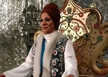 ساغر عزیزی بازیگر نقش فرح پهلوی : من پسرم و خانواده ام .... از مدرسه دخترانه فرار کردم و به... اعلام کردم پسرم!