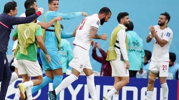 تصویر دیده نشده از بازی ایران و ولز / برو بالاتر همه ببیننت !